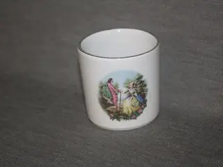 Søholm lille romantisk hvid bæger højde 5,5 cm