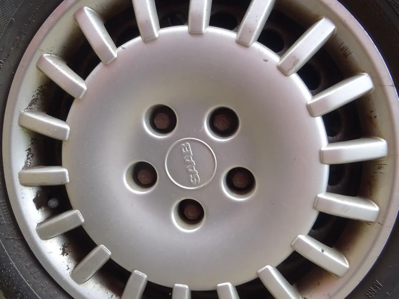 Billede 1 - Saab 9-3,9-5 orig 15" hjulkapsel købes