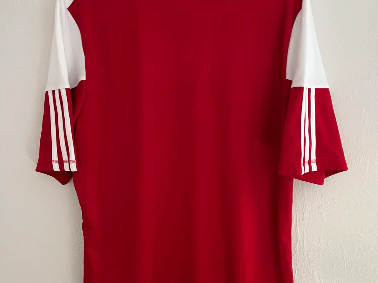 Billede 3 - Hummel t-shirt str. L - ALDRIG BRUGT 