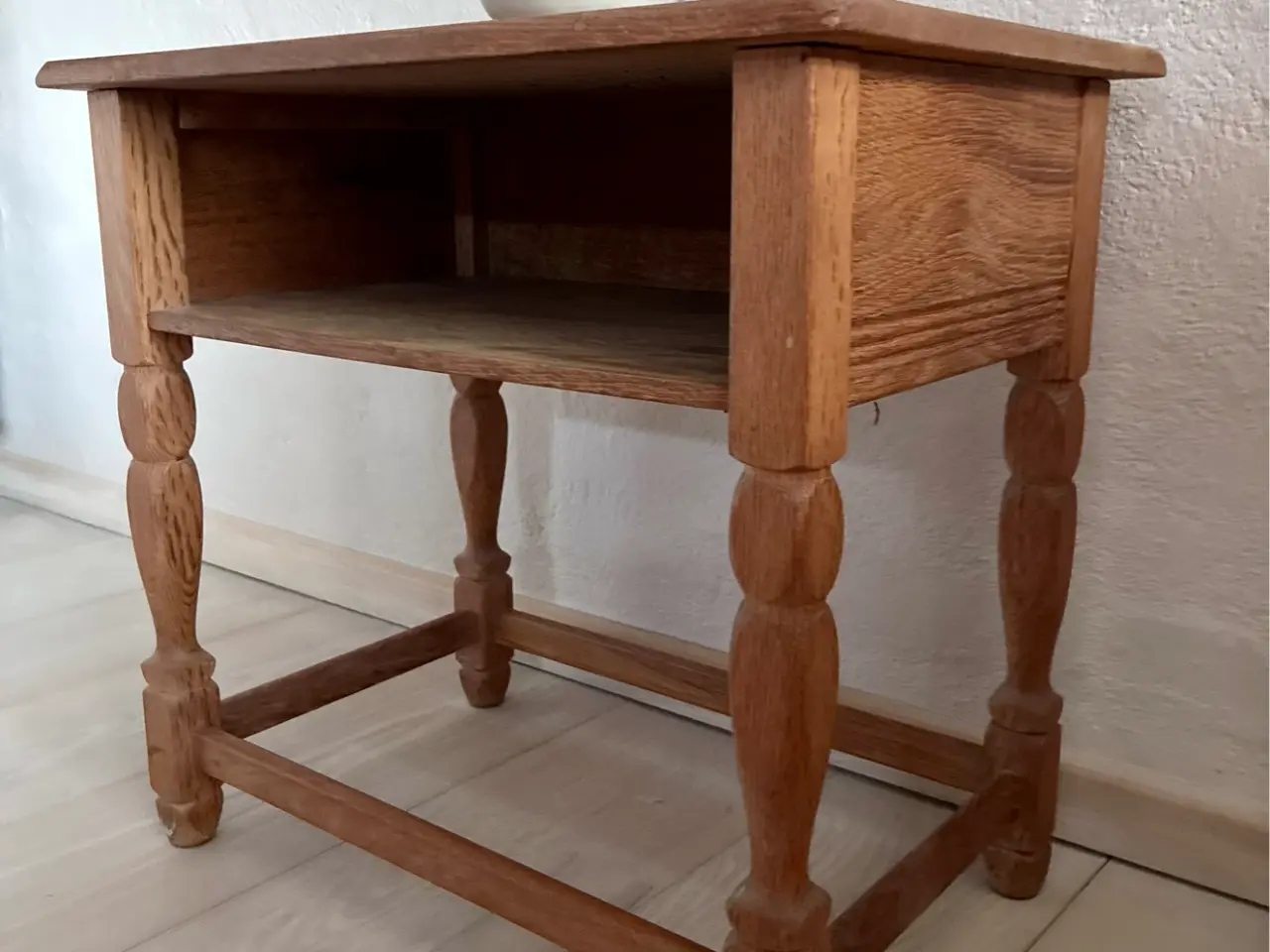 Billede 3 - Lille sidebord / sengebord i massiv eg, 1960 - 197