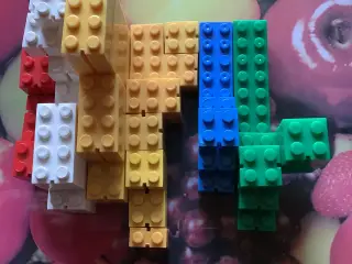 Lego-klodser m. slids til vinduer og døre. Giv bud