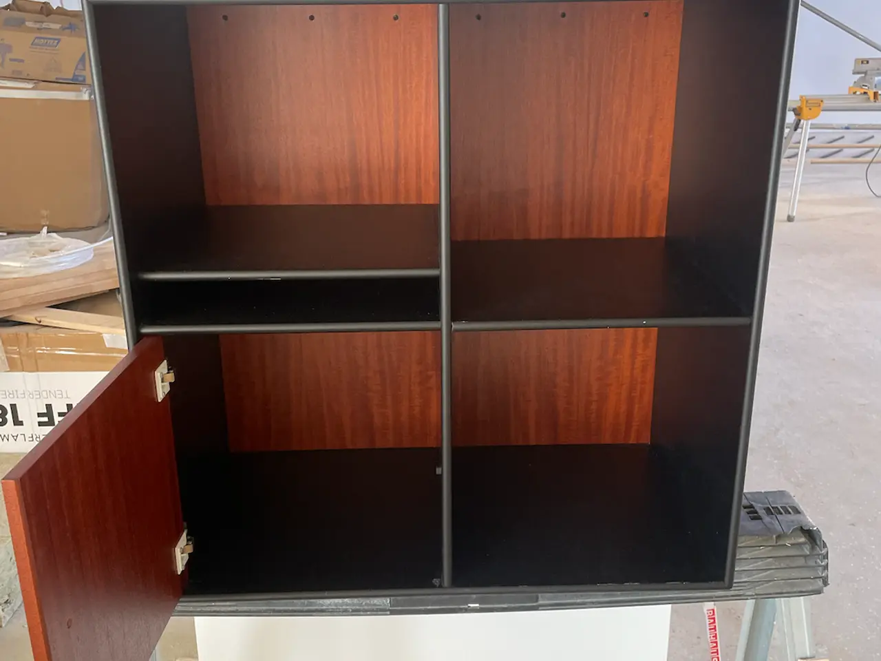 Billede 6 - Montana Reolsystem – 3 Store Moduler i Sort/Mahogn