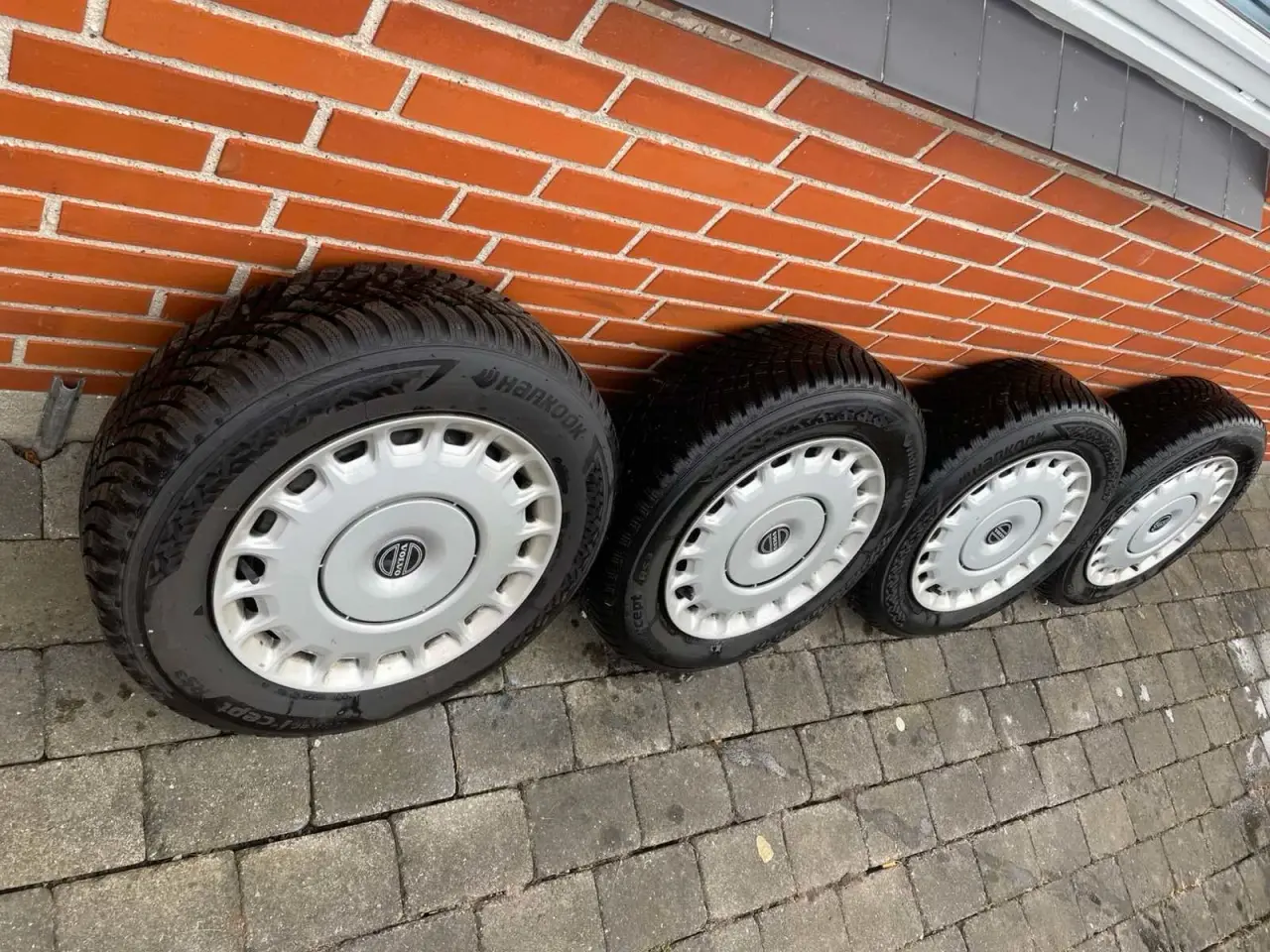 Billede 2 - 15 Originale VOLVO vinterhjul med gode vinterdæk
