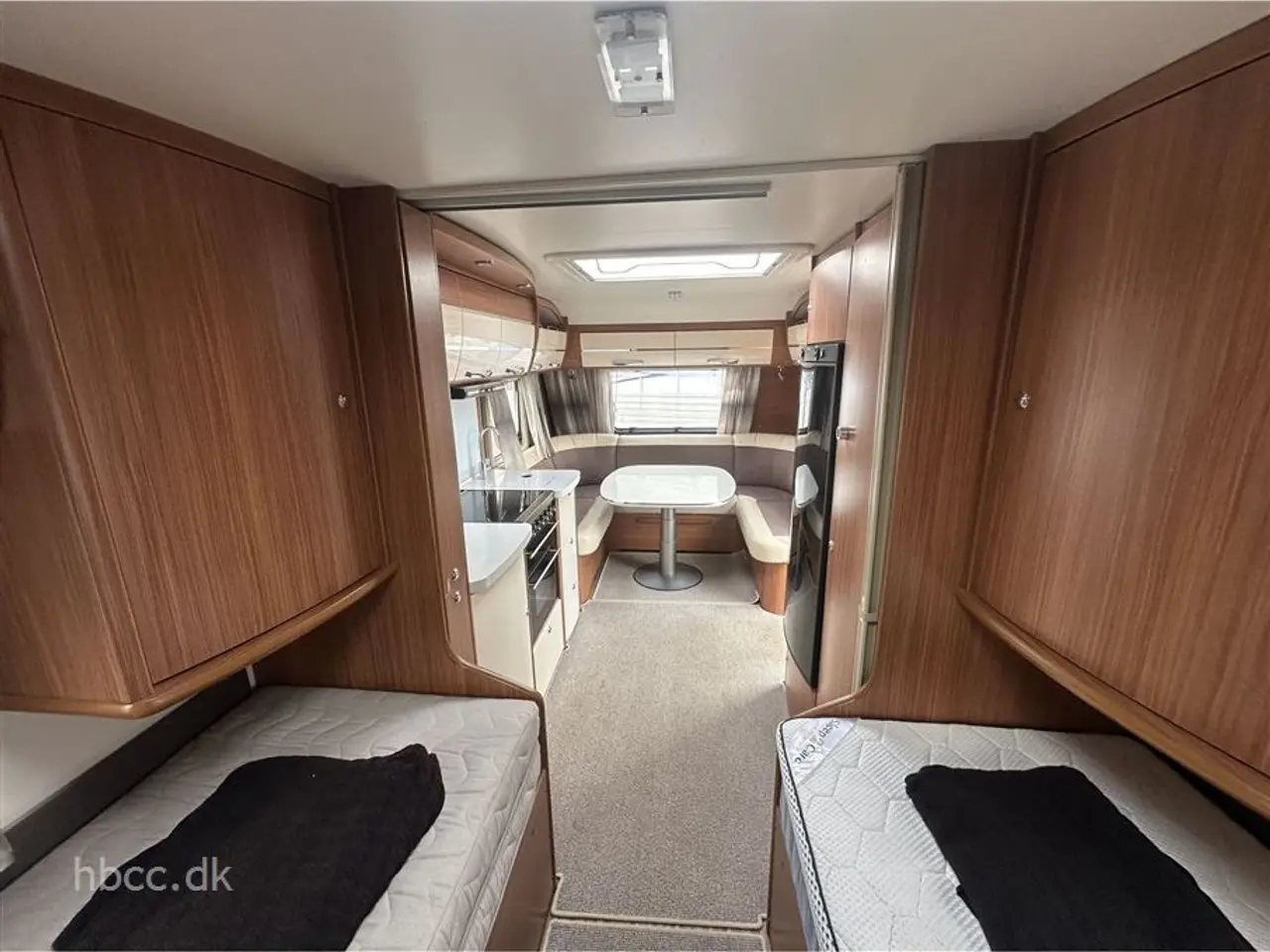 Billede 8 - 2015 - Adria Alpina 613 UT   Adria Alpina 613 UT (2015) – Luksus helårsvogn med mover og enkeltsenge