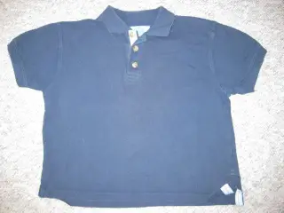 Str. 122, mørkeblå poloshirt