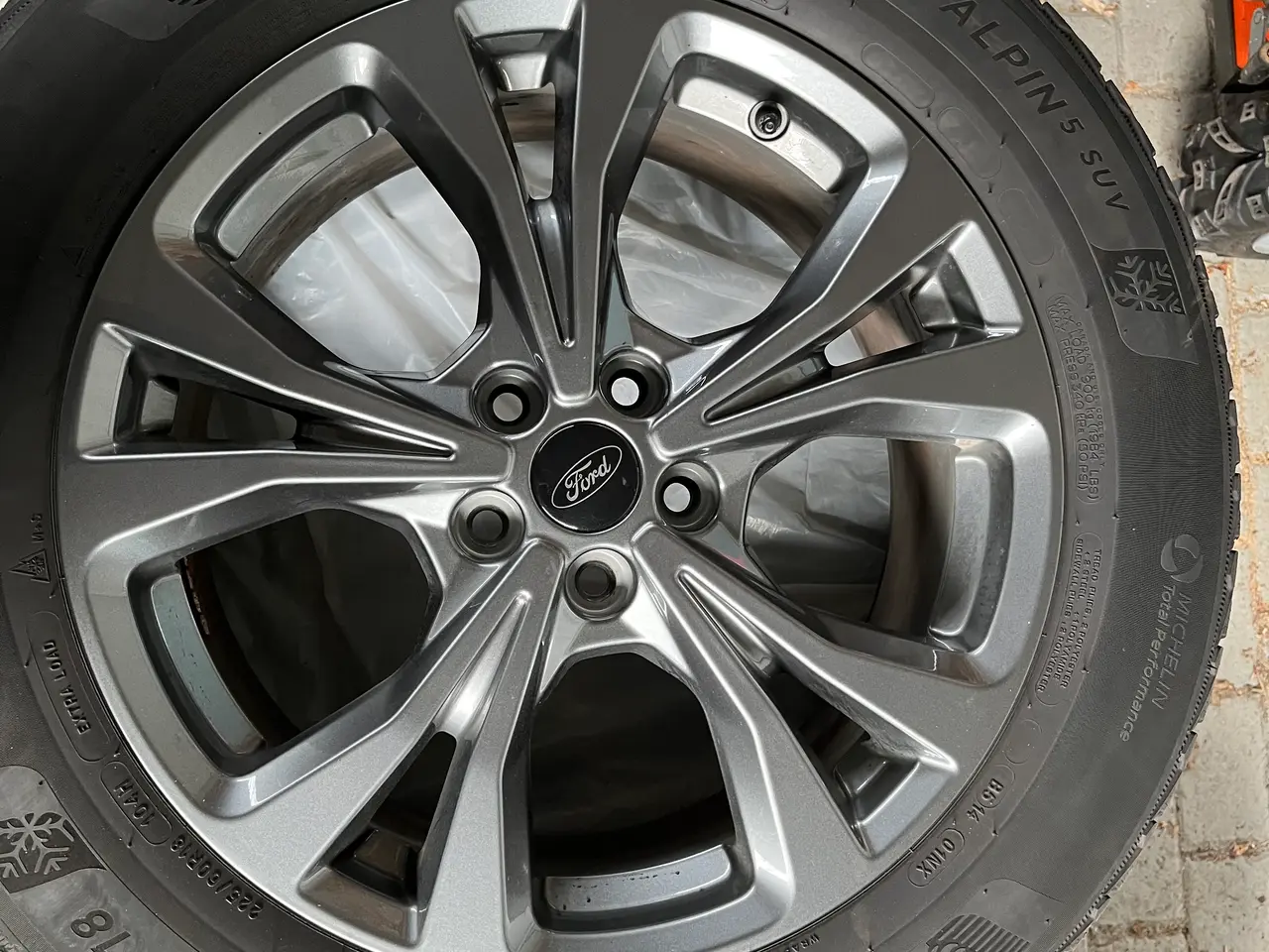Billede 4 - Michelin Pilot Alpin 5 SUV vinterdæk med alu fælge