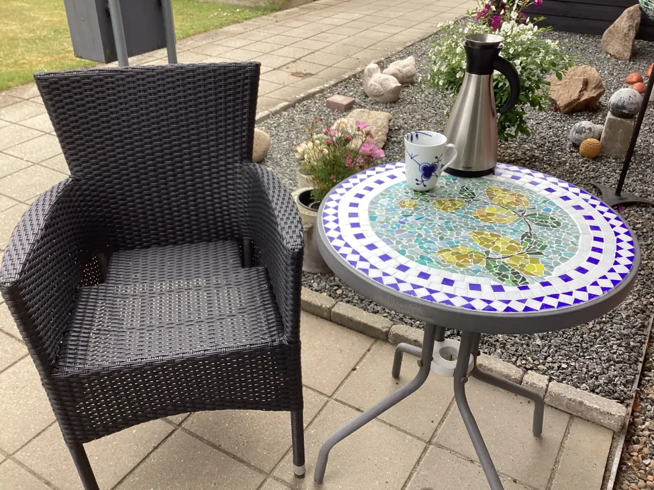 Billede 2 - Havebord med mosaik. 