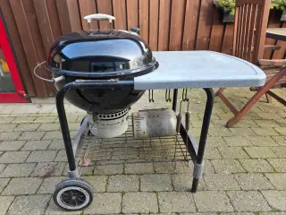 Weber kulgrill 57 cm. med bord