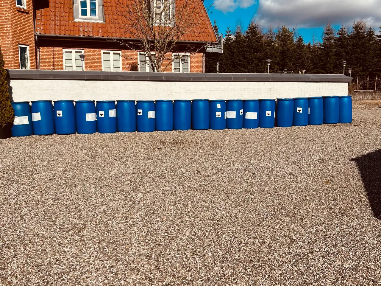 Billede 3 - Blå plast Tønder 80 kr. pr stk