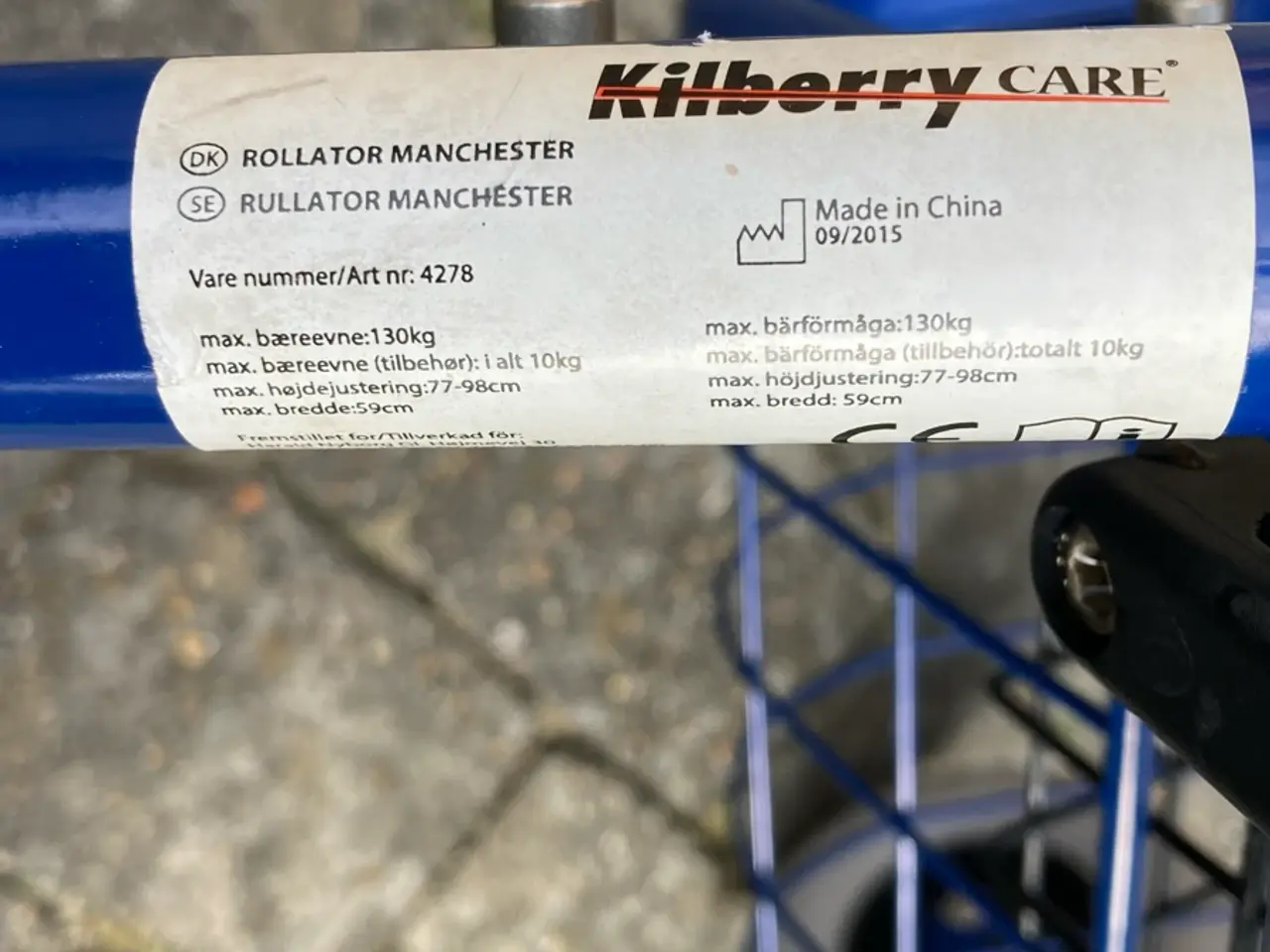 Billede 7 - Robust blå rollator med kurv og sæde