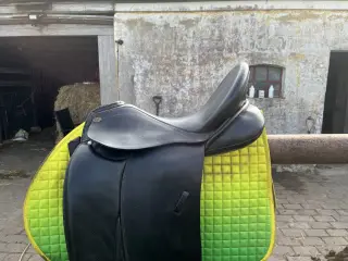 Dressur sadle