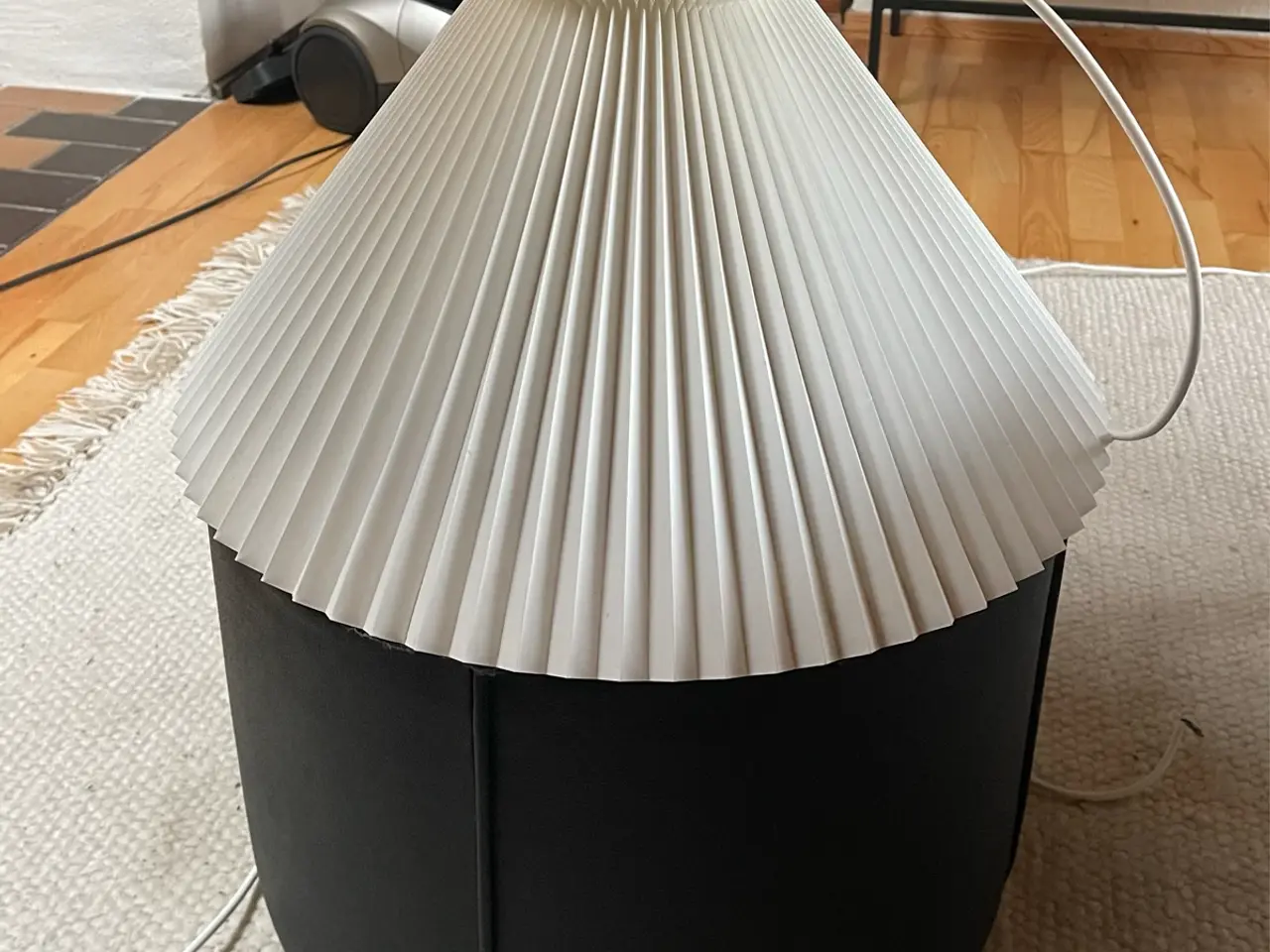 Billede 4 - 2 stk Le Klint Model 1 Pendel Ø: 40 cm  sælges