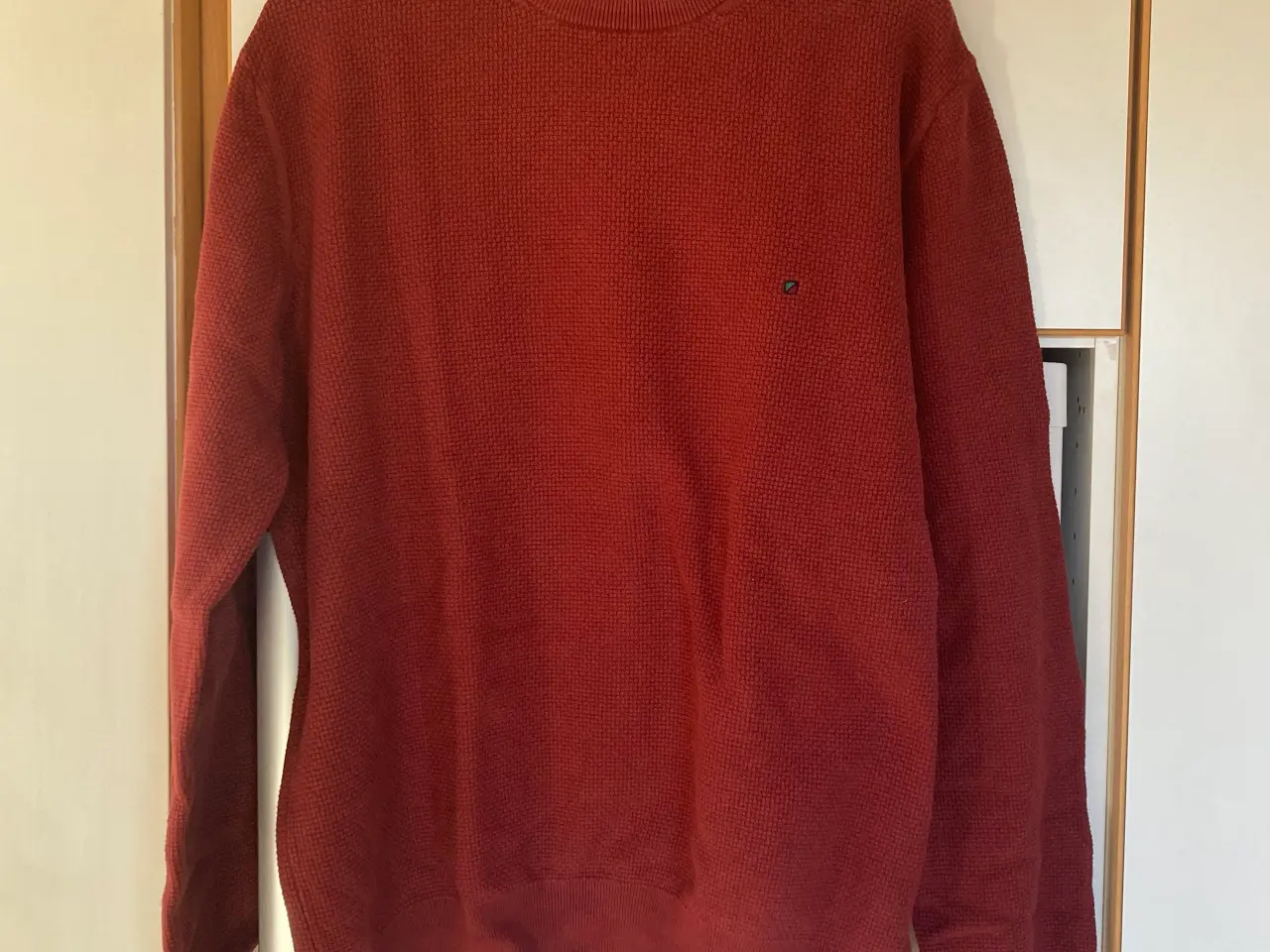 Billede 1 - Rød herresweater str XL fra Red|Green