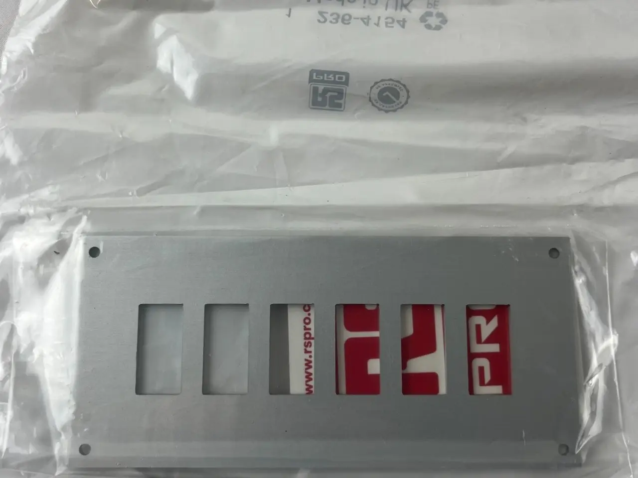Billede 6 - RS PRO 236-4154 Aluminium Front Panel Plate 6 Way