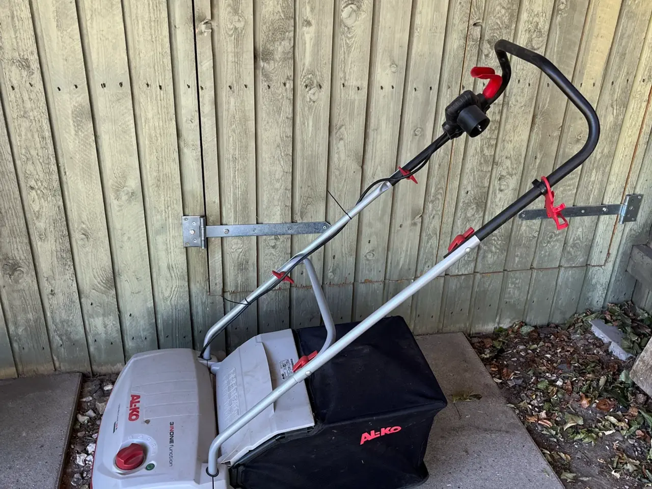 Billede 1 - Vertikalskærer, plænelufter og mosfjerner