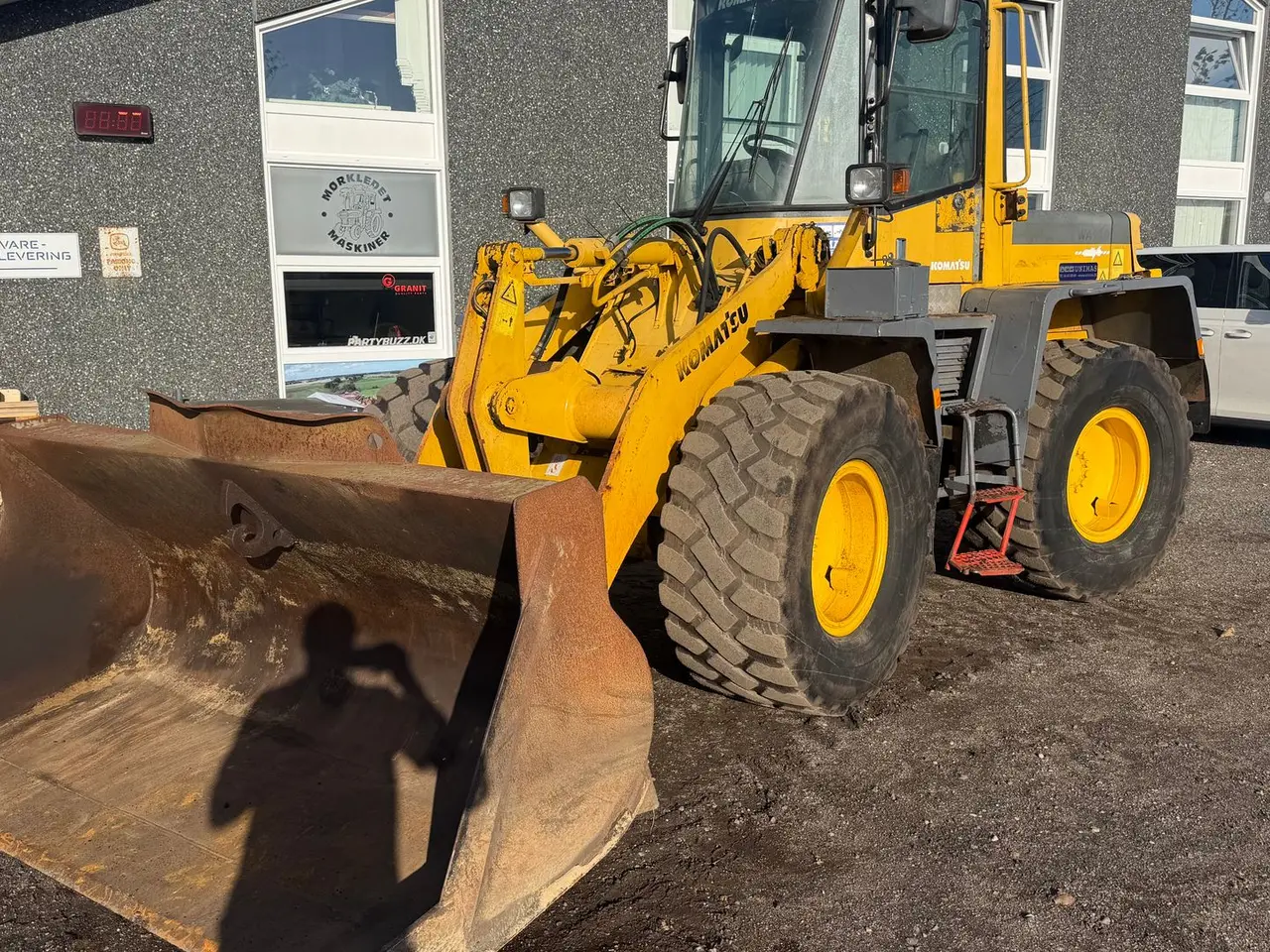 Billede 1 - Komatsu WA120 Fin 8 tons gummiged med centralsmøring