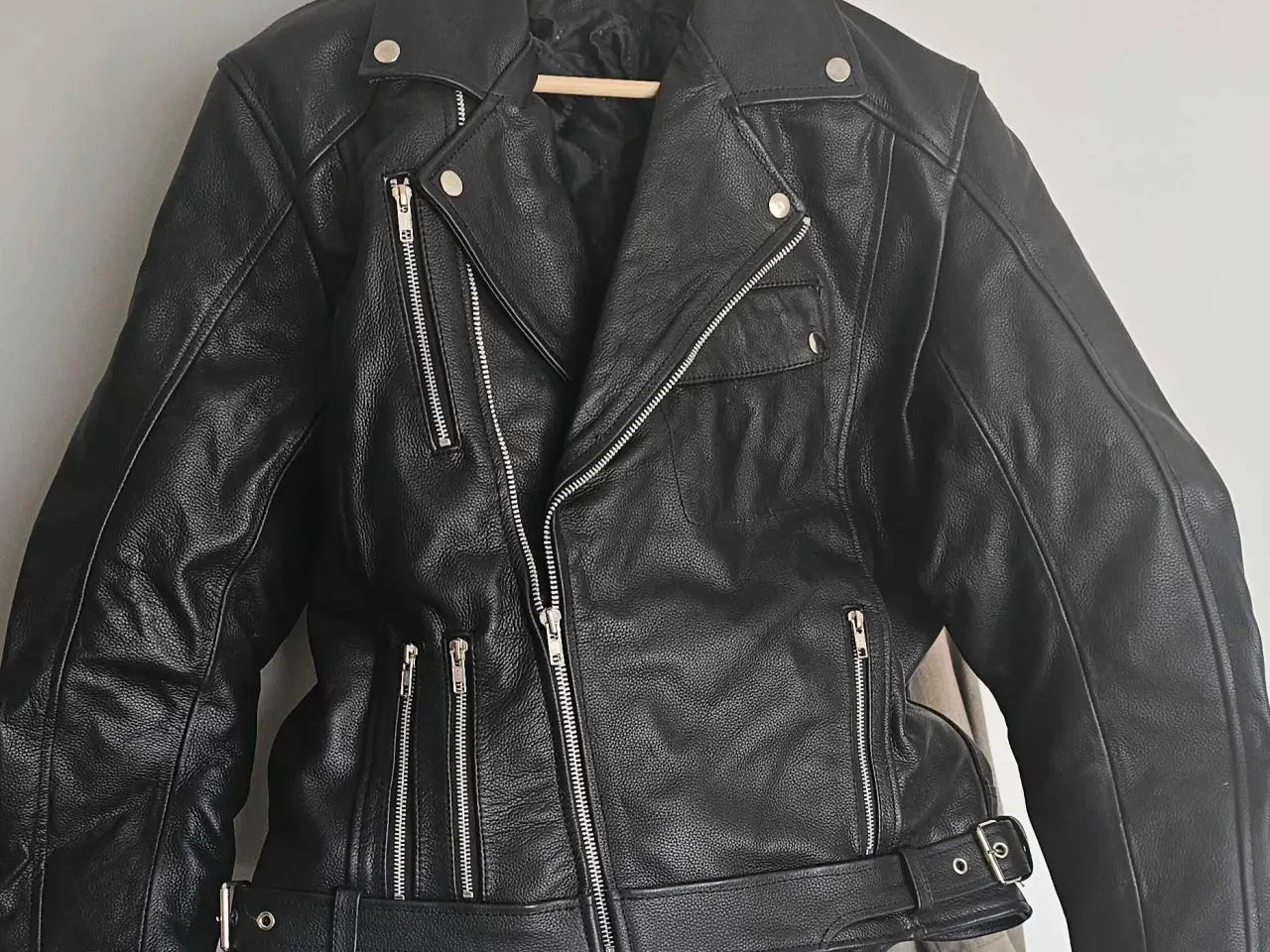 Billede 1 - Black Leather Jack | Medium