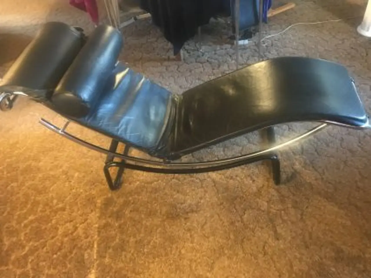 Billede 1 - Chaiselong stol sort