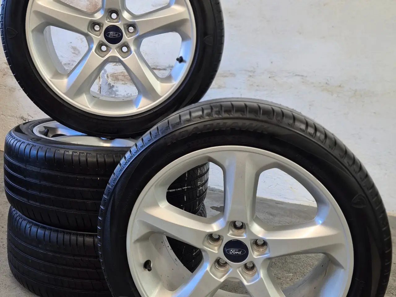Billede 1 - FORD 18" ORIGINAL ALUFÆLGE MED SOMMERDÆK