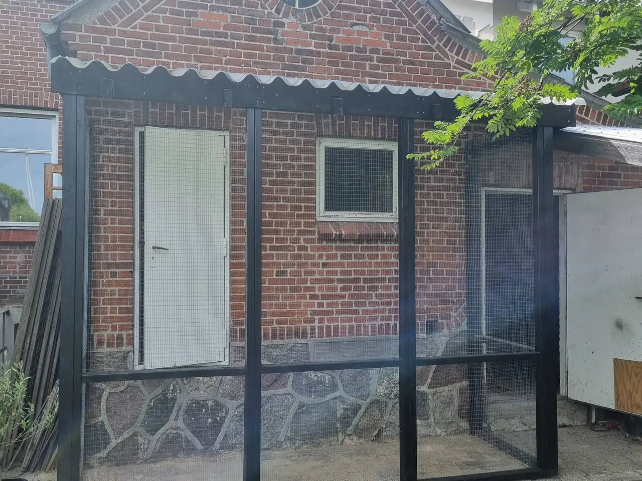 Billede 2 - Voliere til gavl på hus.
