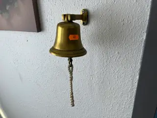 Klokke i messing