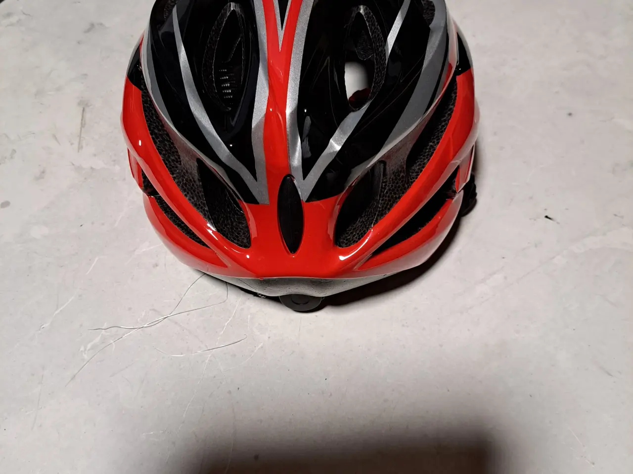 Billede 5 - Cykelhjelm og solbriller brugt 1x