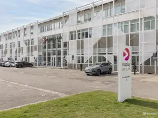 Lyst og attraktivtkontorlejemål med fælles kantine