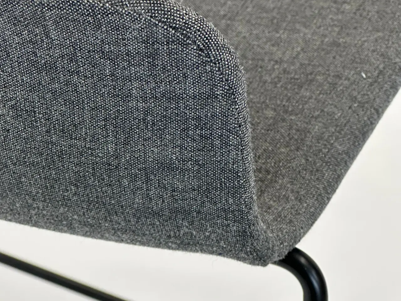 Billede 7 - Fredericia Furniture Pato Sledge Barstol – Mørkegrå med Sort Stel SH 80 cm
