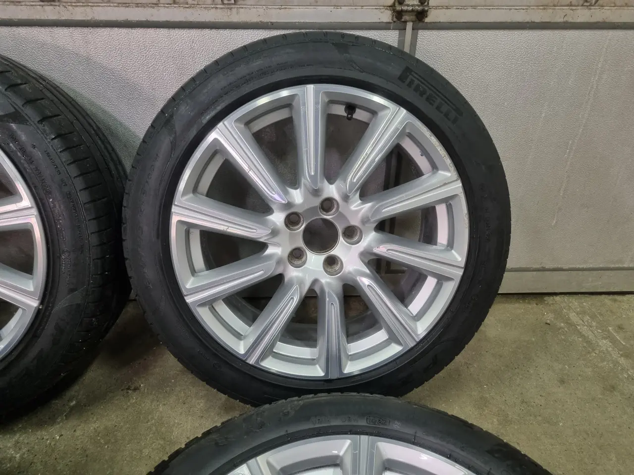 Billede 3 - 18" Volvo fælge med sommerdæk