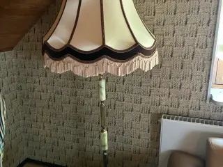 1 Bordlampe og 1 standerlampe