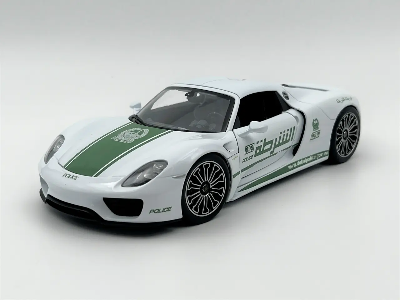 Billede 1 - 2015 Porsche 918 Spyder Dubai Police 1:18