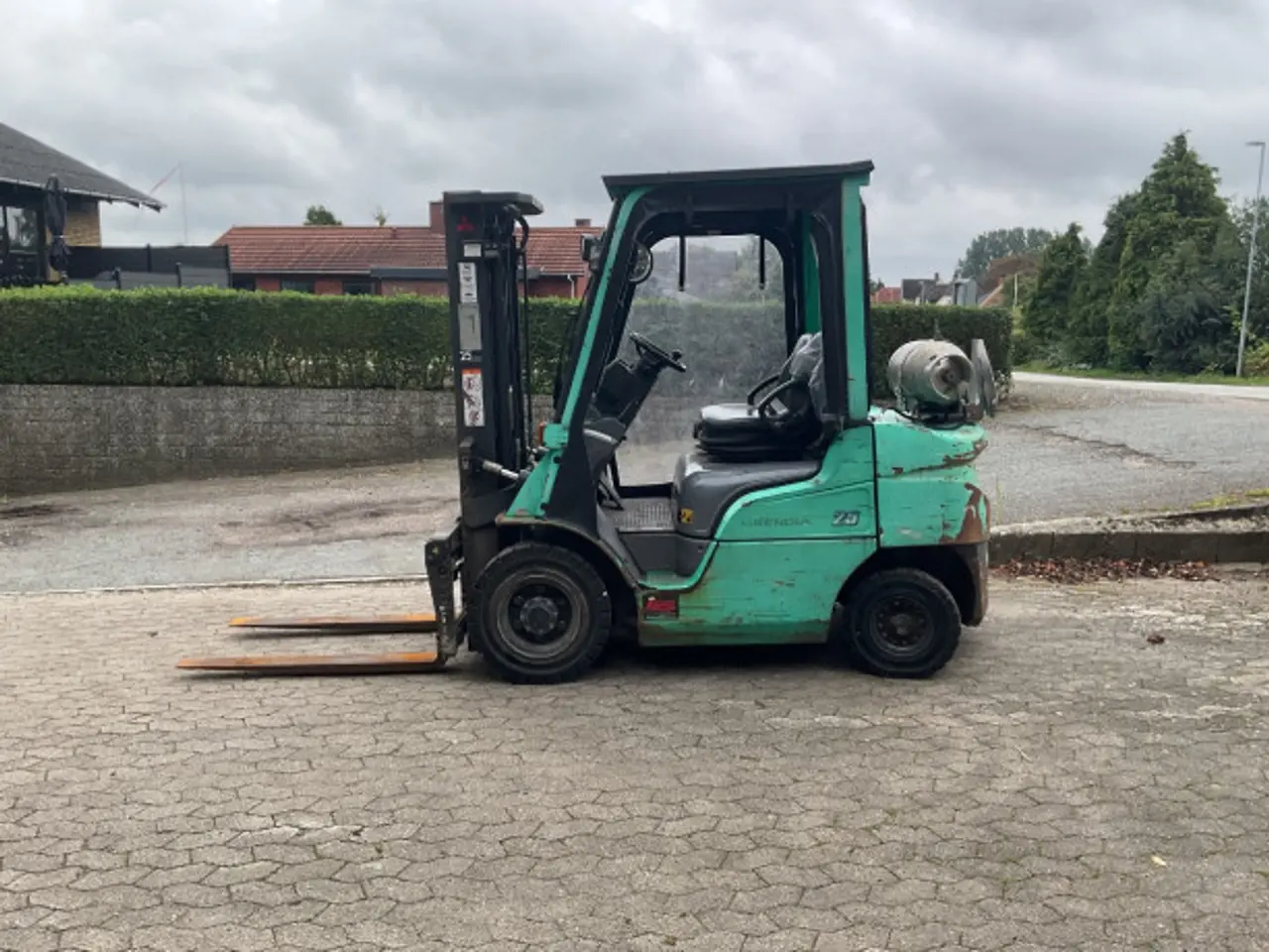 Billede 7 - Mitsubitsi 2500 Kg Gas. 2017  kun. 3600 Timer