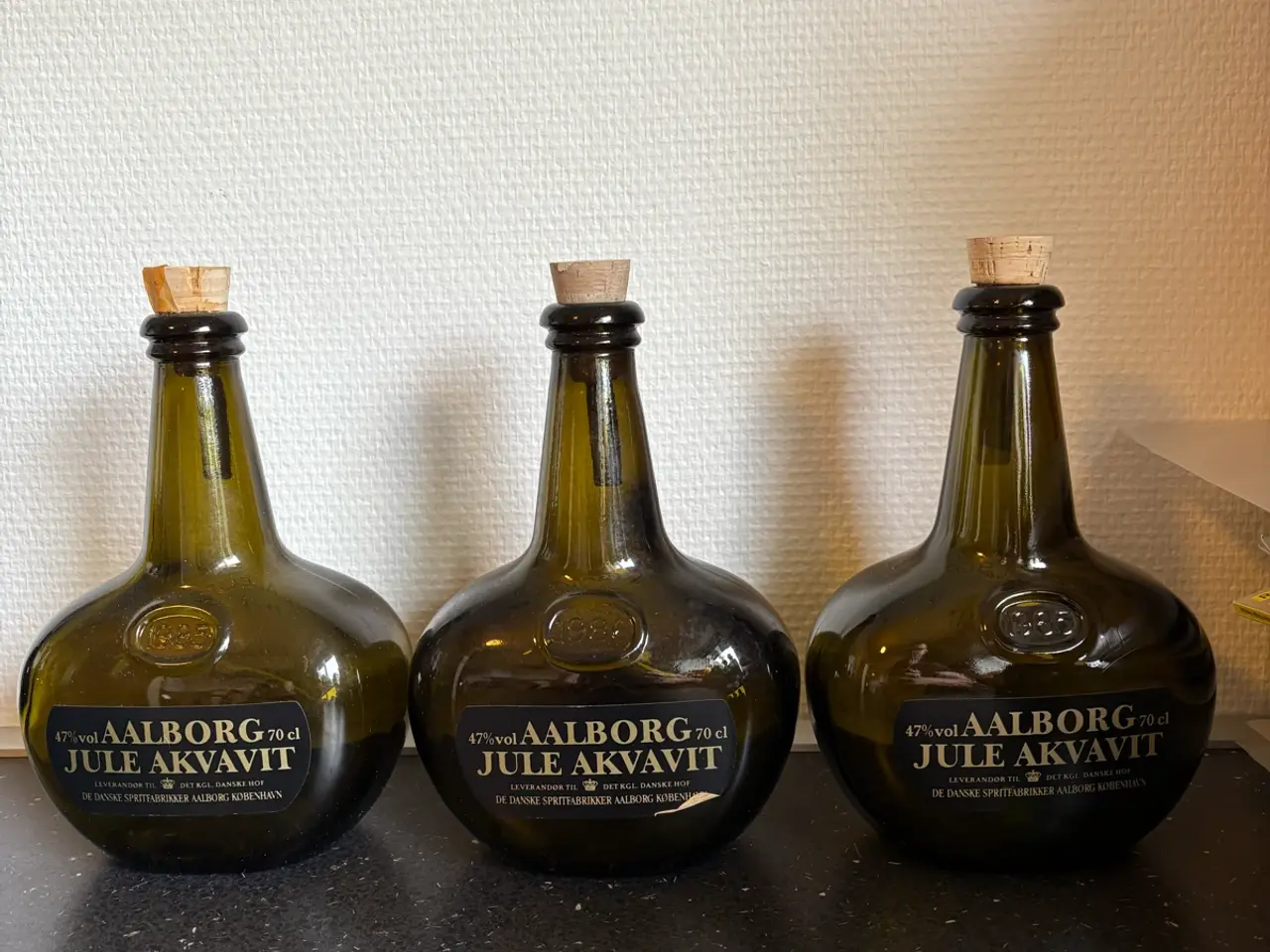 Billede 2 - Ålborg Juleakvavit ( julesnaps ) flasker