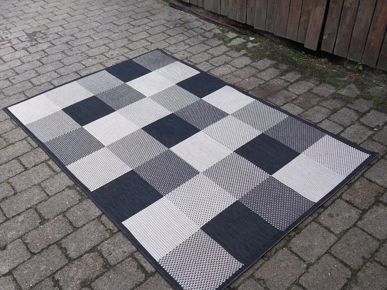 Billede 1 - Gulvtæppe 194 x 132 cm