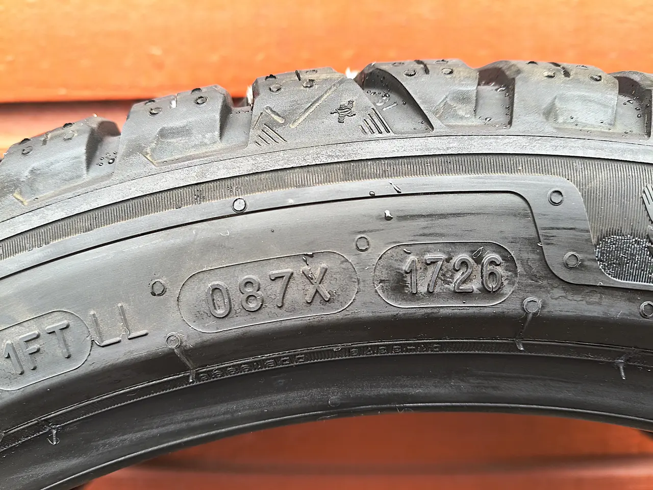 Billede 4 - R17 Michelin Helårsdæk