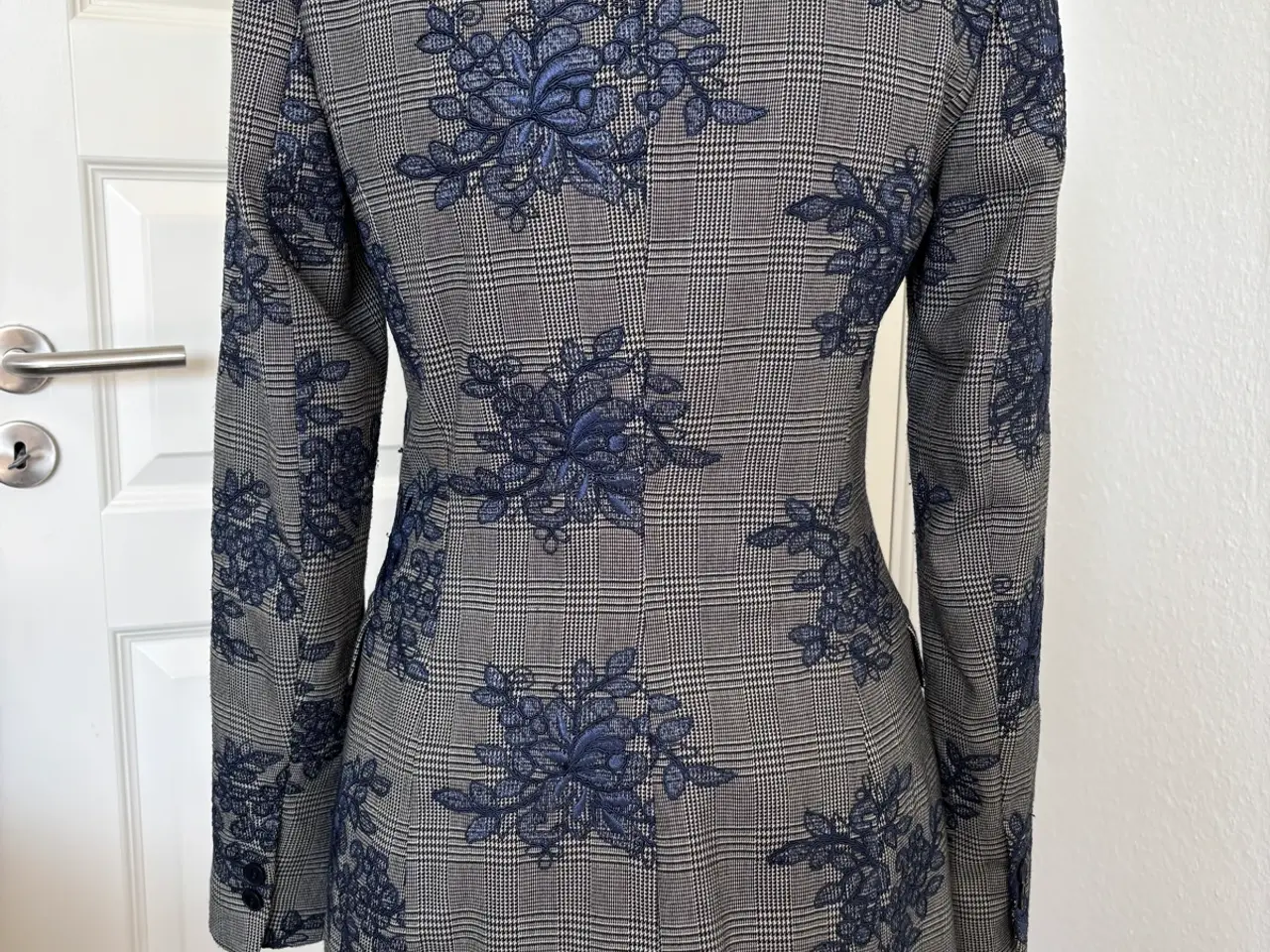 Billede 10 - Zara ternet blazer med mørkeblå blonder – Str. S