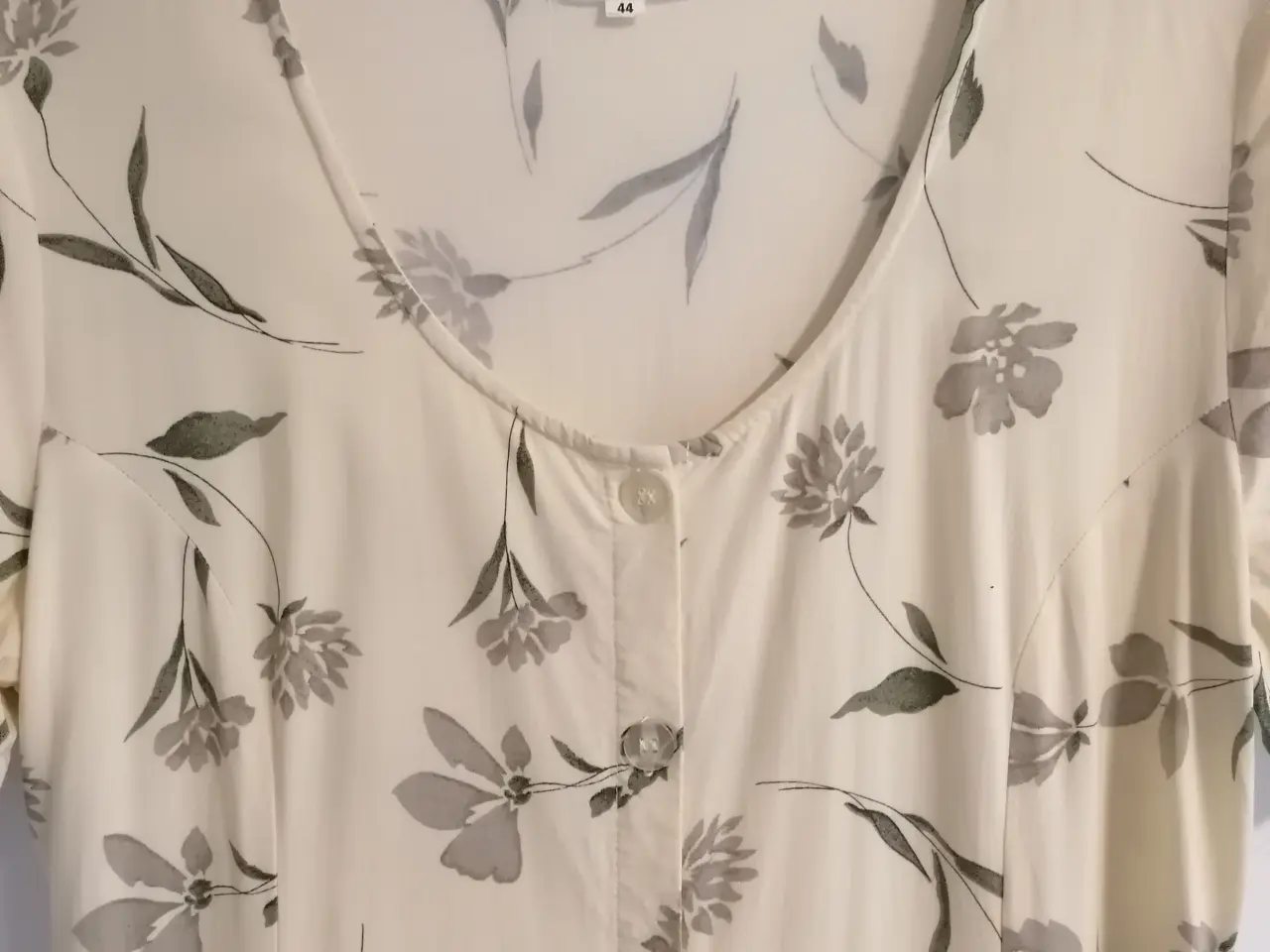 Billede 2 - Sød sommerkjole med bindebånd bag på