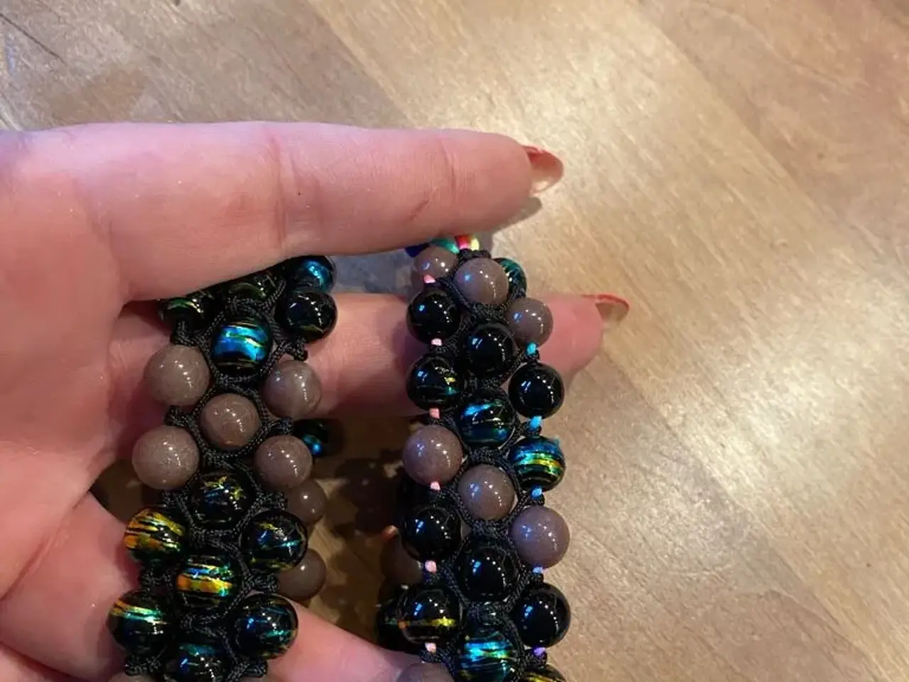 Billede 3 - Flotte knyttede armbånd