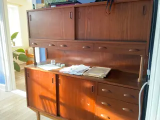 Dækketøjsskab/highboard/skænk i teak.