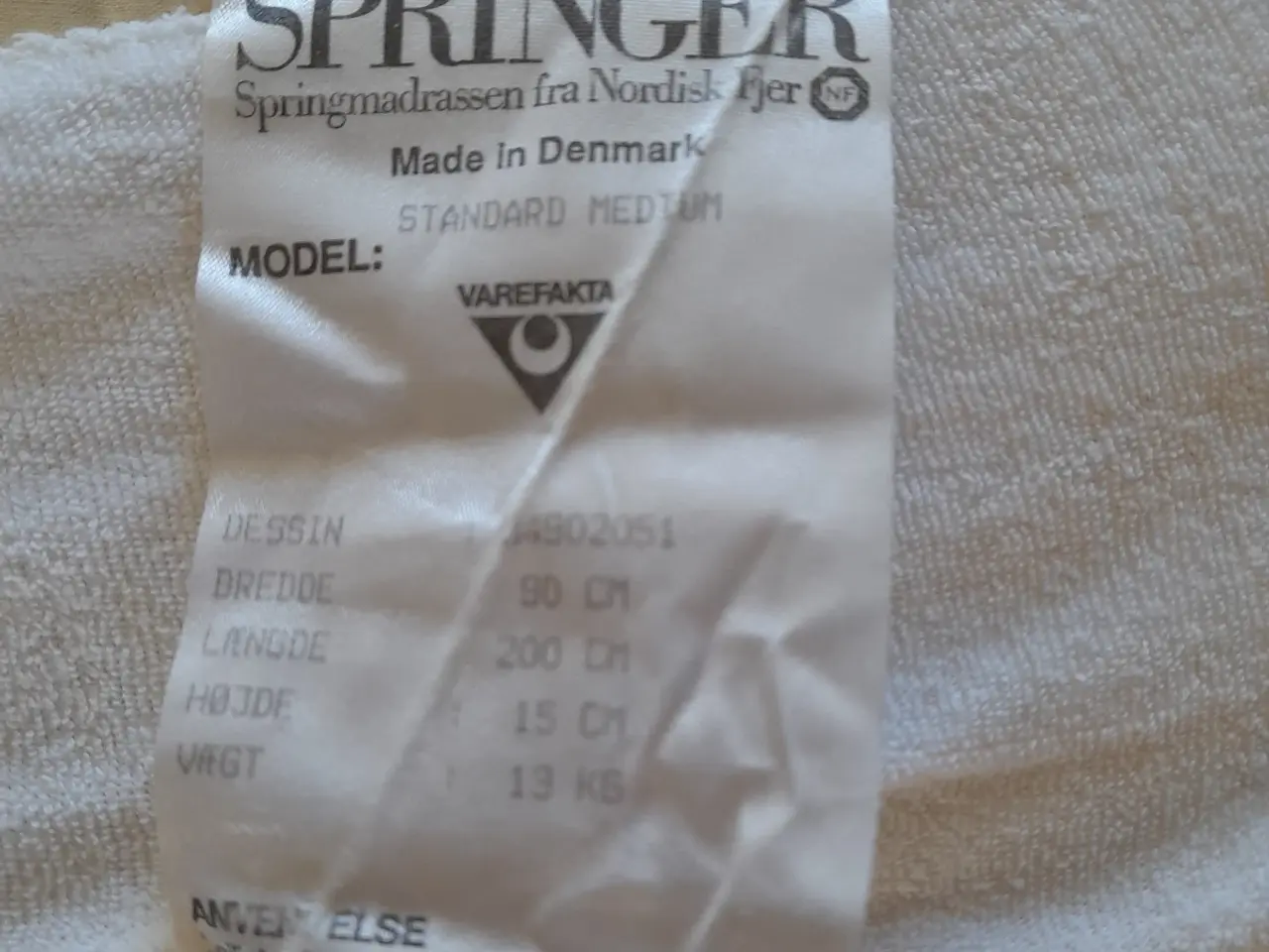 Billede 4 - Seng I bøg med tilhørende springmadras 