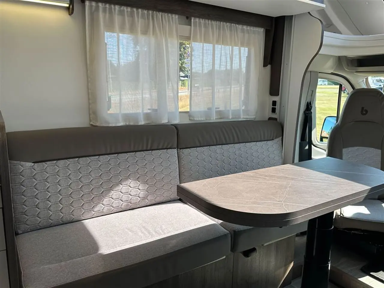 Billede 9 - 2025 - Benimar Tessoro 488 SELECT Benimar 488 (2025) Delintegreret luksus med ekstrem strømpakke og adaptiv fartpilot