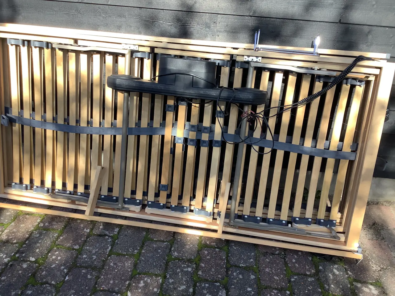 Billede 2 - Elevationsseng med madrasser sælges