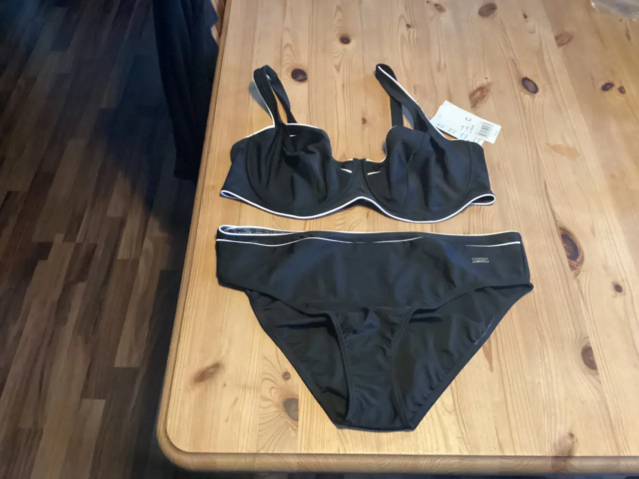 Billede 4 - Nye Bikini,er Forsk. Str.