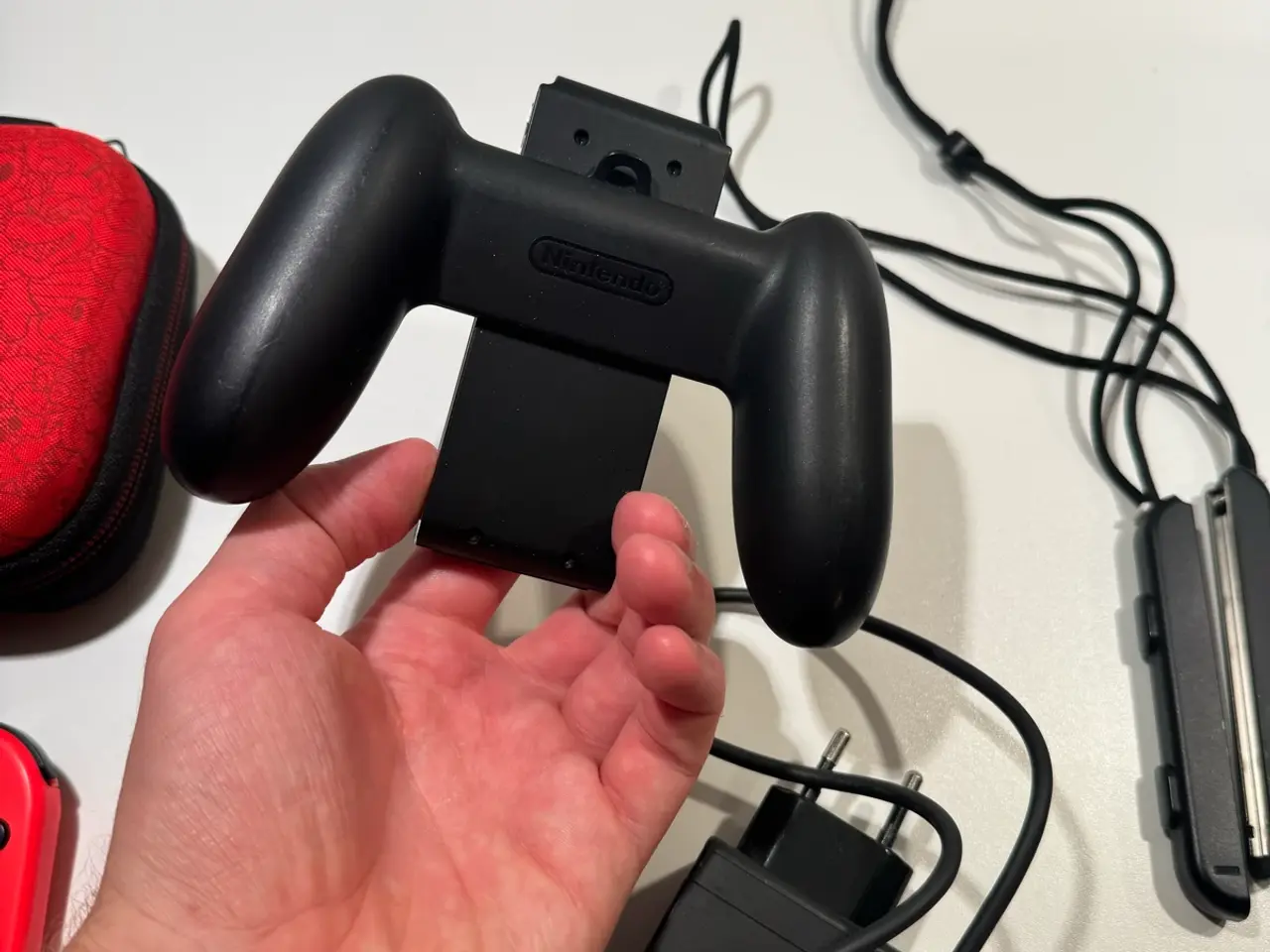 Billede 4 - Nintendo Switch V2 – Ekstra Joy-Con + Mario-etui
