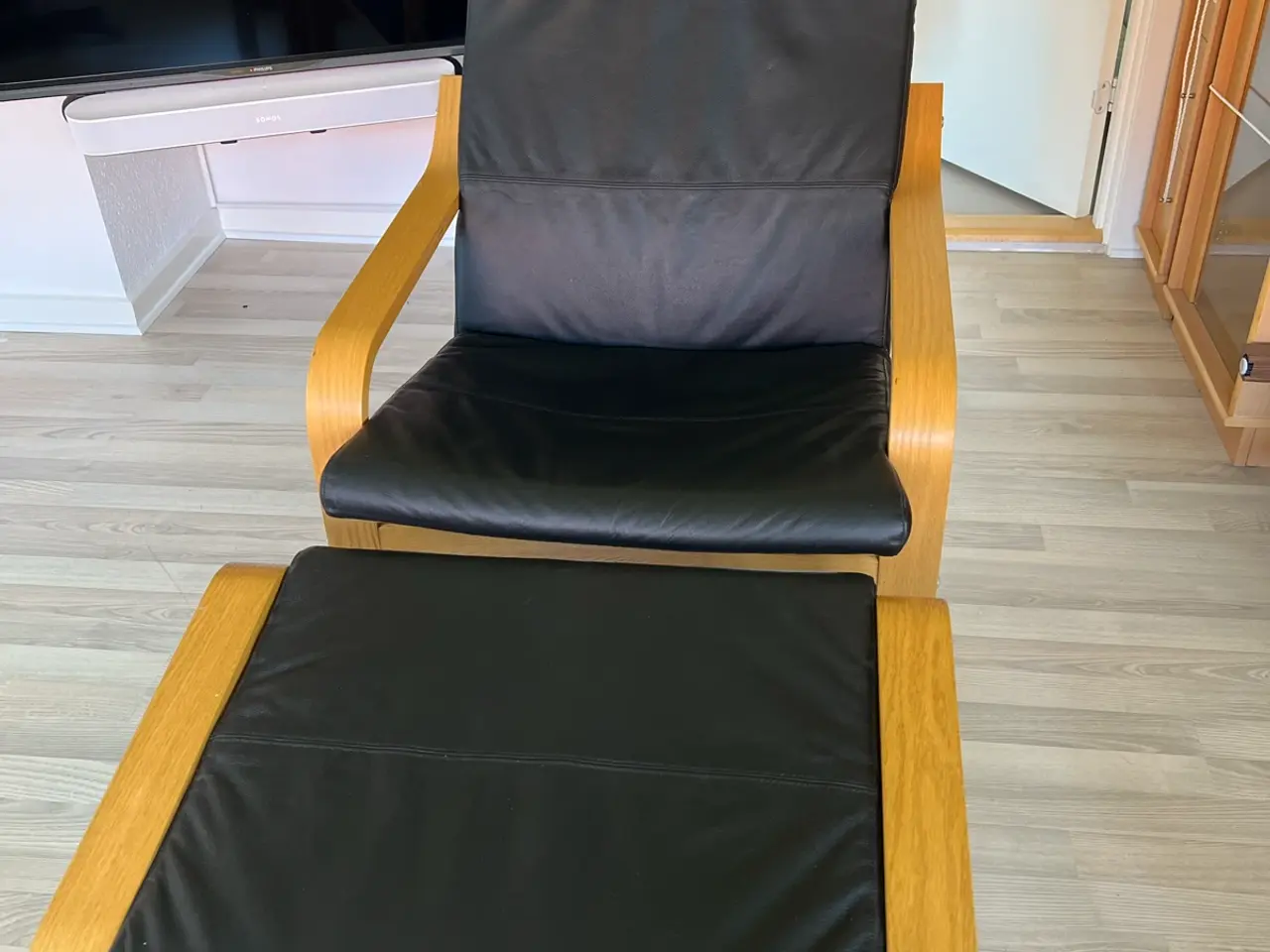 Billede 4 - Ikea Poäng lænestol og fodskammel