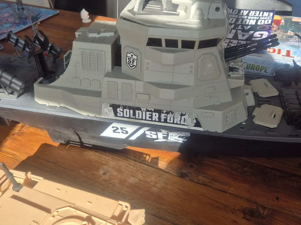 Billede 3 - Krigsskib tanks helikopter
