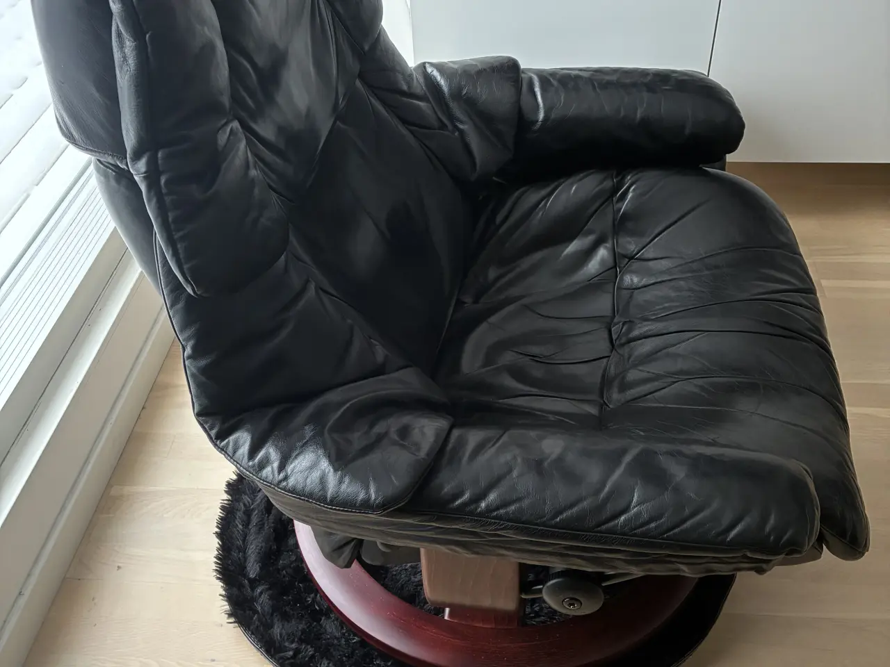 Billede 3 - Stressless læder lænestol sort med skammel