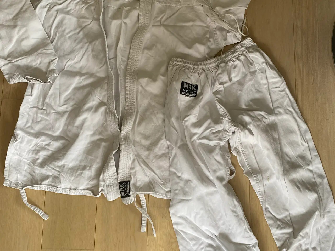 Billede 1 - Karate / Jiu jitsu - tøj og tilbehør