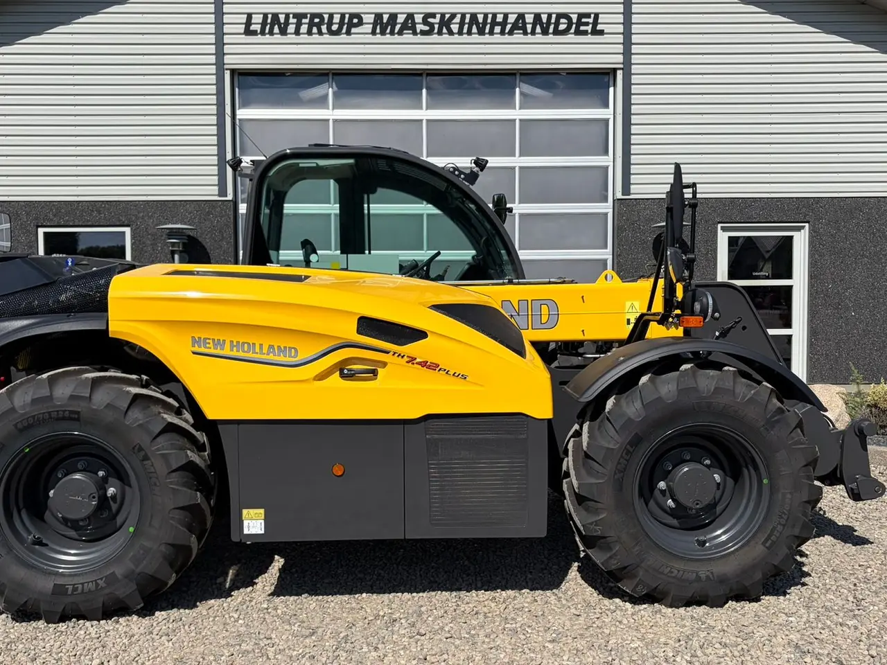 Billede 1 - New Holland TH7.42 Plus Den nye model med masser af udstyr og 6F-3R PowerShift transmission
