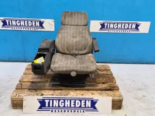 New Holland TX68 Sæde 84021181